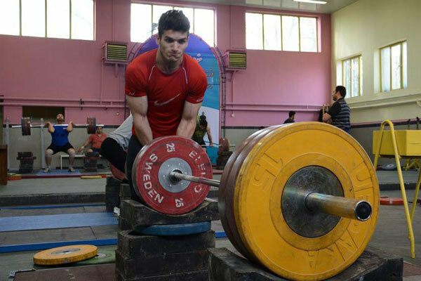 وزنه‌برداران نوجوان جایگزین مسافران المپیکی می‌شوند
