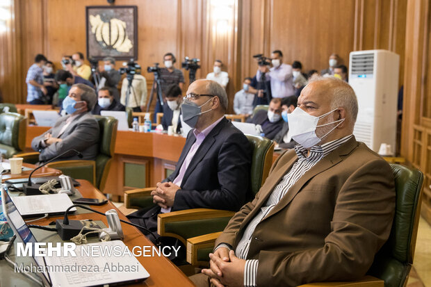 ارائه گزارشی از معاونت هماهنگی امور مناطق شهرداری تهران در شورا