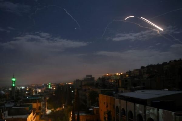 مقابله پدافند ارتش سوریه با حمله موشکی رژیم صهیونیستی