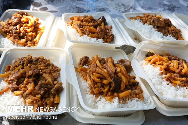 توزیع ۱۰ هزار پرس غذای گرم میان مددجویان تهرانی