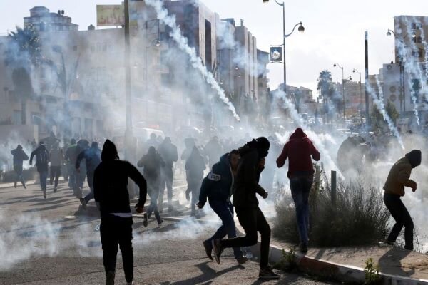 راهپیمایی «همبستگی با اسراء» در «نابلس»/ ۵۰ فلسطینی زخمی شدند