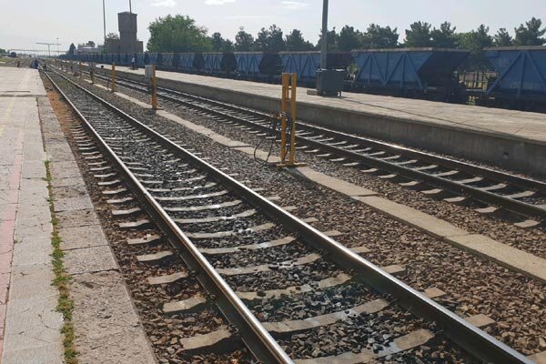 تکمیل پروژه راه آهن بوشهر- شیراز را با جدیت دنبال می‌کنیم