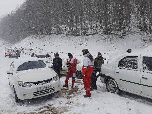 امدادرسانی به بیش از ۵۱ هزار نفر در ۲۹ استان درگیر برف و کولاک