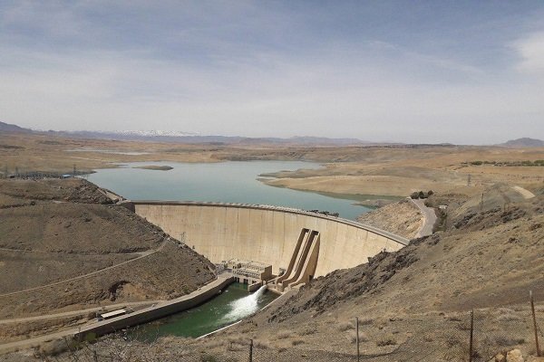 رهاسازی آب ازسد زاینده رود برای کشاورزی شرق و غرب اصفهان از امشب