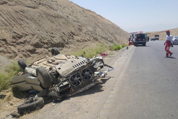 واژگونی خودروی پژو در محور داراب یک کشته و ۱۰ مصدوم برجا گذاشت