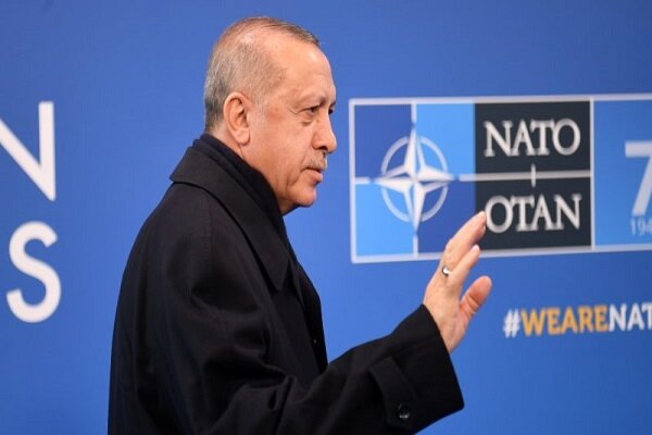 اردوغان دربرابر فشارهای آمریکا و اروپا تاب نیاورد