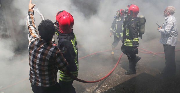 نجات ۳۰ نفر از آتش سوزی در اهواز / اعزام ۱۵ آتش نشان