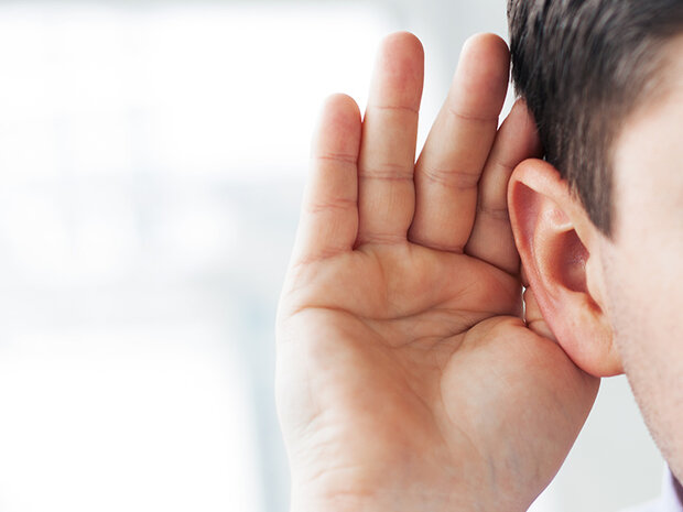 اختلال شنوایی را جدی بگیرد/ آسیب های زندگی فرد کم شنوا