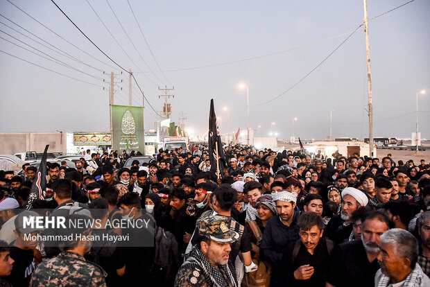 بیش از یک میلیون زائر ایرانی ازپایانه‌های مرزی خوزستان عبور کردند