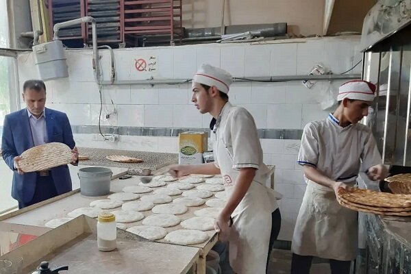 سهمیه آرد ۳۰۰ نانوایی متخلف در مشهد قطع شده است