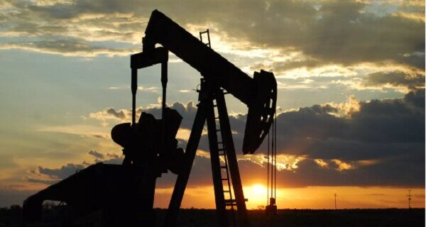 سقوط قیمت نفت در بازار جهانی/ نفت برنت به ۷۹ دلار رسید