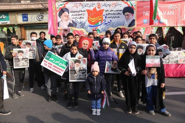 حضور دهه هشتادی‌ها و نودی‌ها در راهپیمایی ۲۲ بهمن