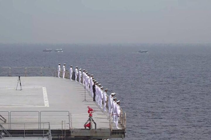 نمایندگان مجلس از ناوگروه ۸۶ نیروی دریایی ارتش تقدیر کردند