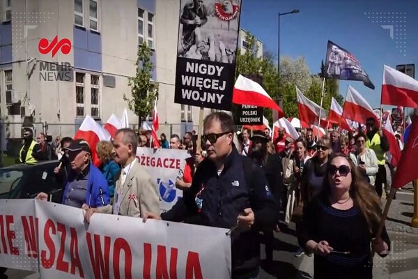 راهپیمایی گسترده ضدجنگ در ورشو لهستان+ فیلم