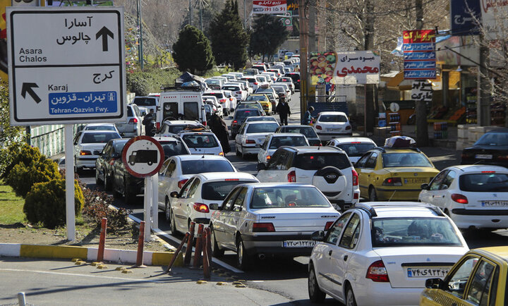 محورهای چالوس و فیروزکوه ترافیک سنگین است