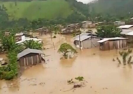 بیش از ۵۰۰ نفر در پی سیل اکوادور از منطقه تخلیه شدند