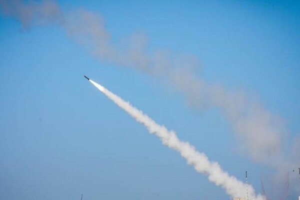 مقاومت فلسطین ده ها موشک آزمایشی دور بُرد به سمت دریا شلیک کرد