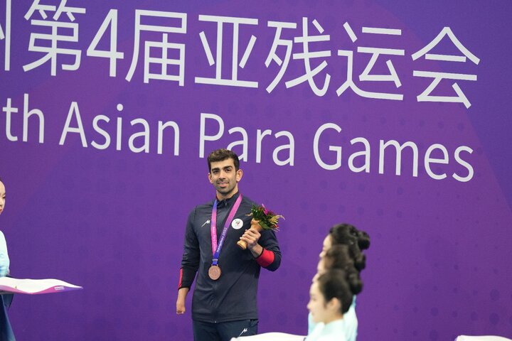 شاهین ایزدیار به مدال برنز ۱۰۰ متر پاراشنا رسید