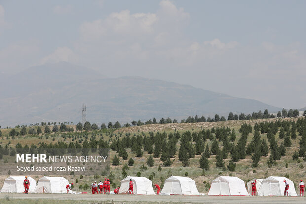 توزیع چادرهای امدادی در ۴ روستای زلزله‌زده هرات