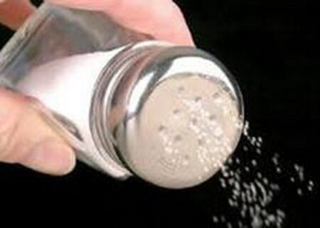 افزودن مداوم نمک به غذا و افزایش خطر ابتلا به سرطان معده