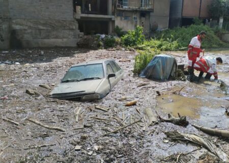 سیلاب سوادکوه به ۱۵ خودرو آسیب زد