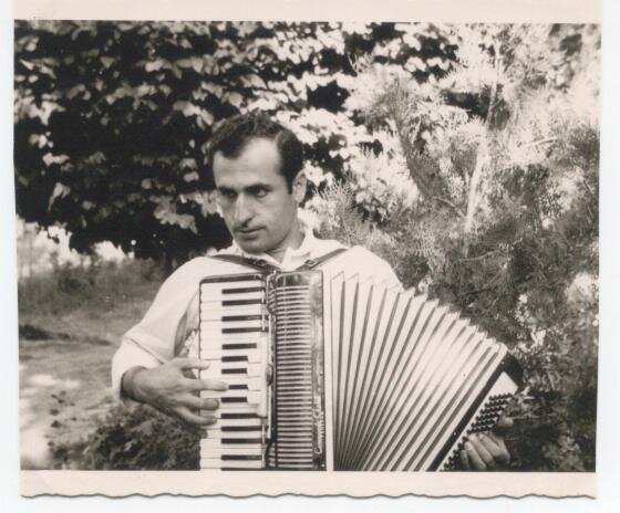 هنرمندی که از او کم می‌دانیم!